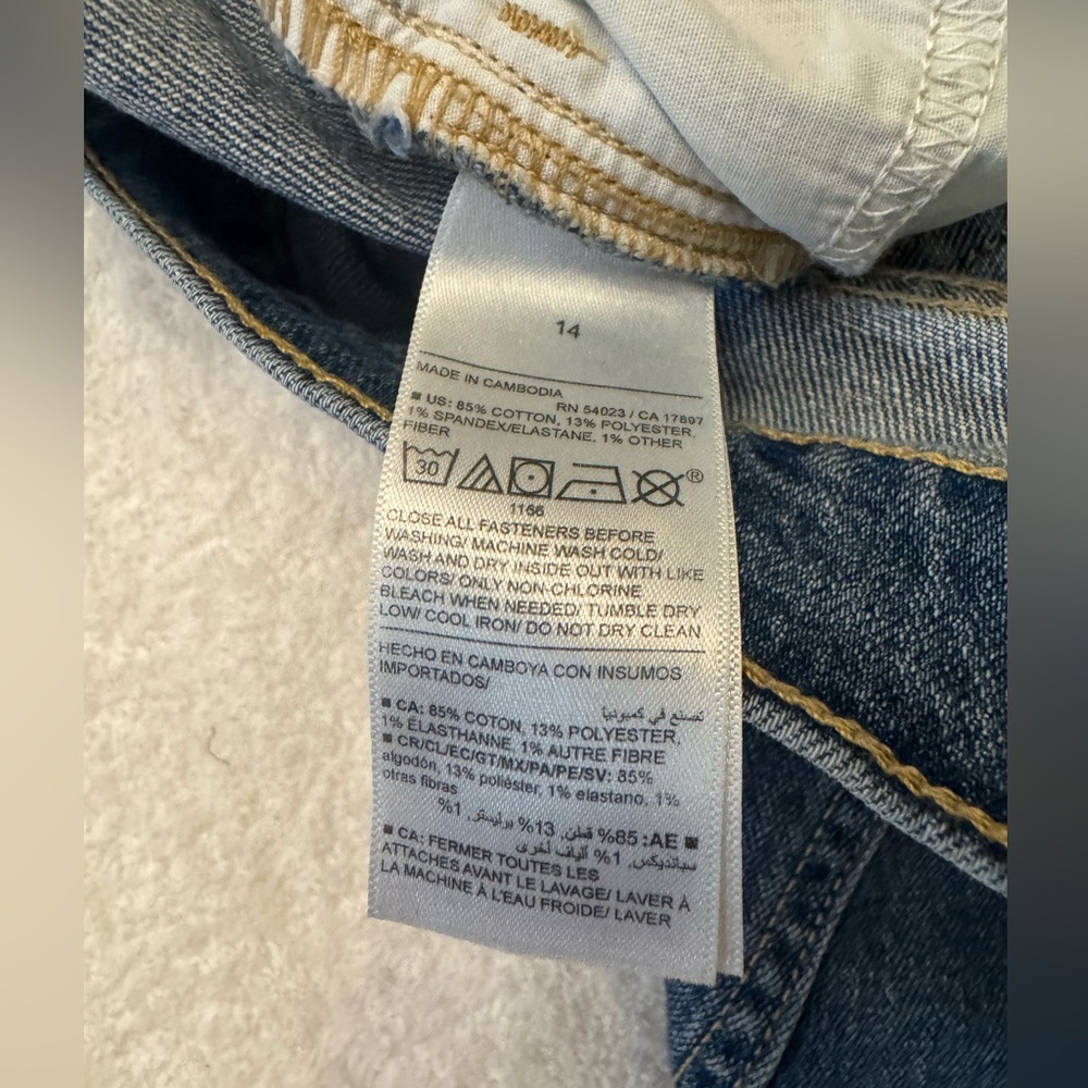 NWT Old Navy Mid-Rise Wow Boyfriend pants. - Picture 4 of 8